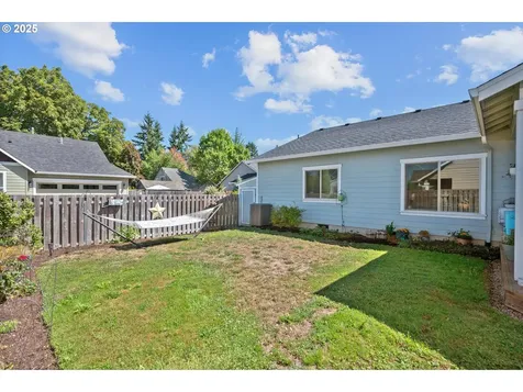 735 N College Street Newberg OR 97132
