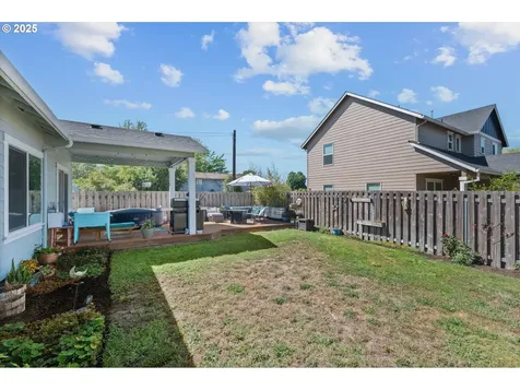 735 N College Street Newberg OR 97132