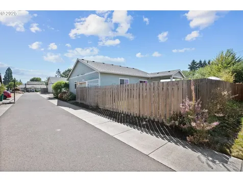 735 N College Street Newberg OR 97132