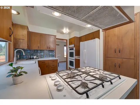 1722 SE Oak Street Hillsboro OR 97123