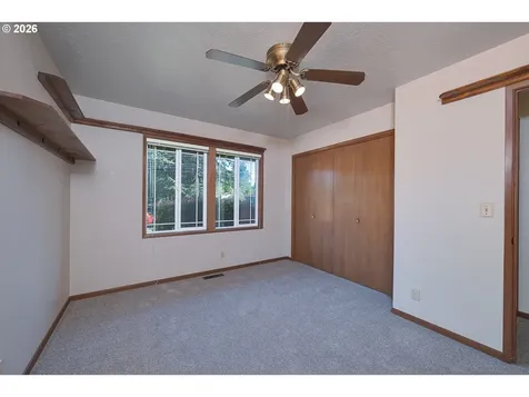 1722 SE Oak Street Hillsboro OR 97123