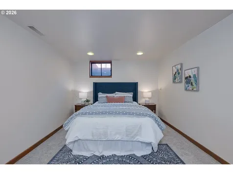 1722 SE Oak Street Hillsboro OR 97123