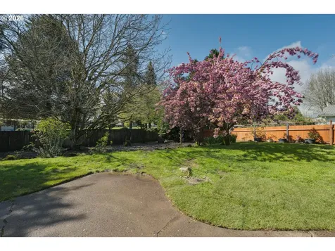 1722 SE Oak Street Hillsboro OR 97123