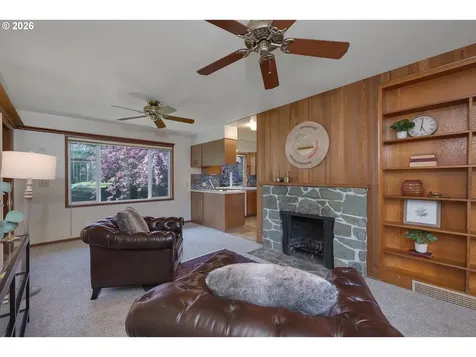 1722 SE Oak Street Hillsboro OR 97123