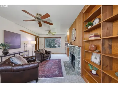 1722 SE Oak Street Hillsboro OR 97123