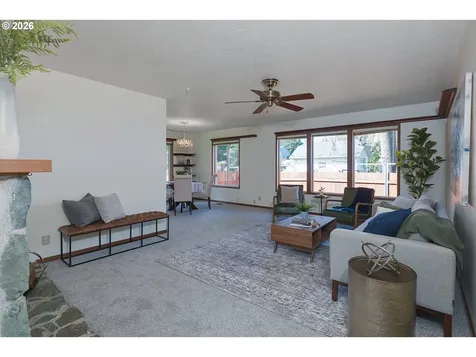 1722 SE Oak Street Hillsboro OR 97123