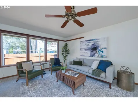 1722 SE Oak Street Hillsboro OR 97123