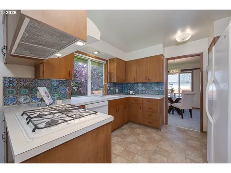 1722 SE Oak Street Hillsboro OR 97123