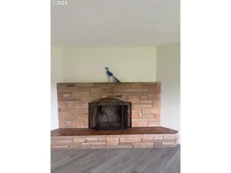 82277 Davisson Road Creswell OR 97426