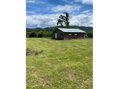 82277 Davisson Road Creswell OR 97426