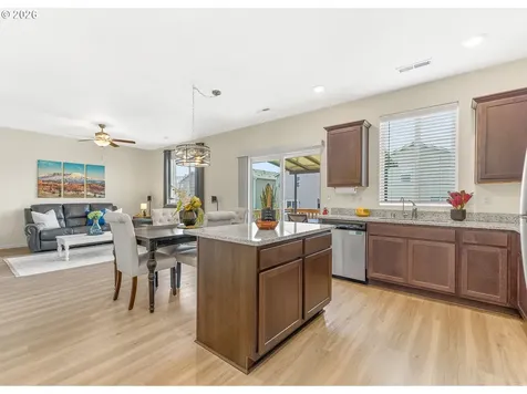 1228 W 16th Avenue La Center WA 98629