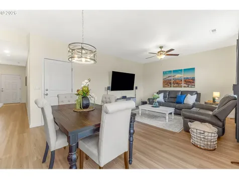 1228 W 16th Avenue La Center WA 98629