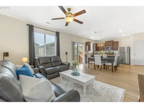 1228 W 16th Avenue La Center WA 98629