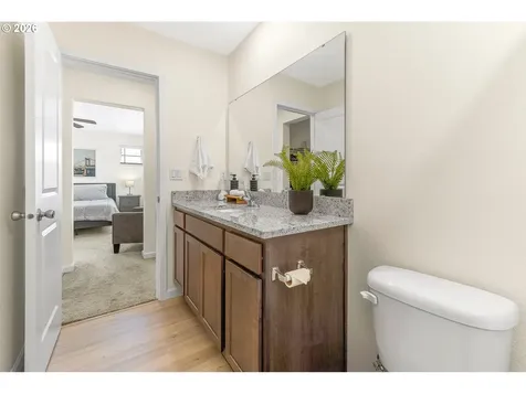 1228 W 16th Avenue La Center WA 98629