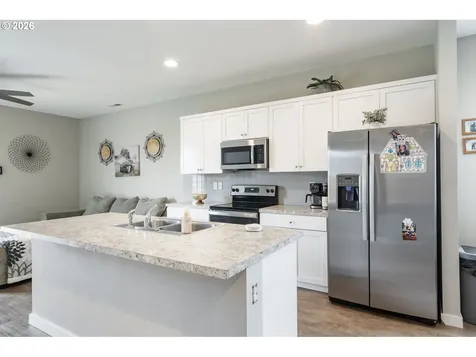 1480 Sunflower Street Woodburn OR 97071