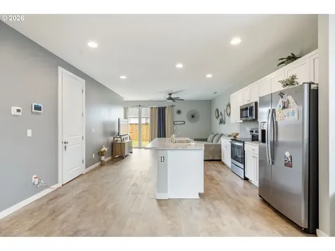 1480 Sunflower Street Woodburn OR 97071