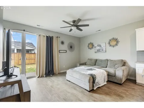 1480 Sunflower Street Woodburn OR 97071