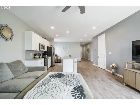 1480 Sunflower Street Woodburn OR 97071