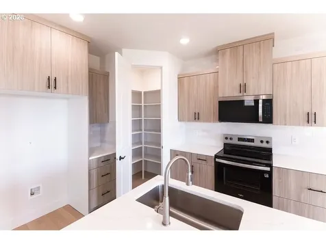16009 Barlow Trail Lane Oregon City OR 97045