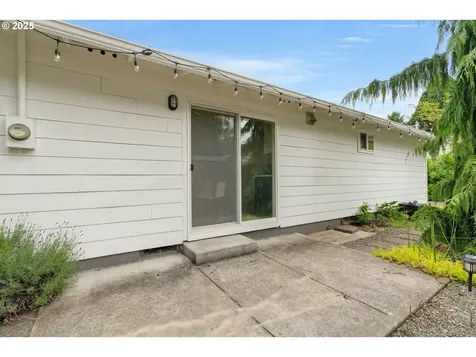 10258 N Allegheny Avenue Portland OR 97203