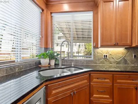 889 W T Street Washougal WA 98671