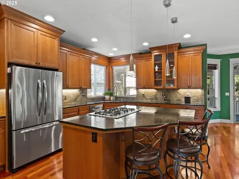 889 W T Street Washougal WA 98671