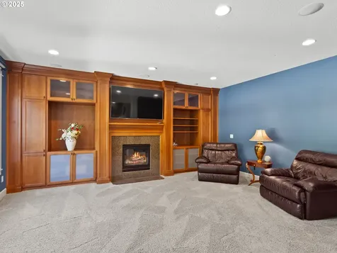 889 W T Street Washougal WA 98671
