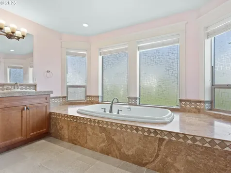 889 W T Street Washougal WA 98671