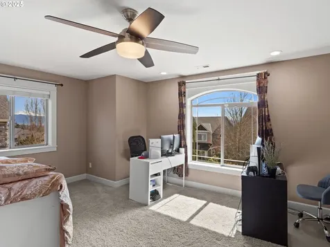889 W T Street Washougal WA 98671