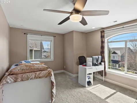 889 W T Street Washougal WA 98671
