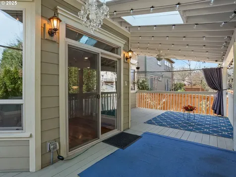 889 W T Street Washougal WA 98671
