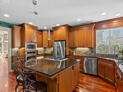 889 W T Street Washougal WA 98671
