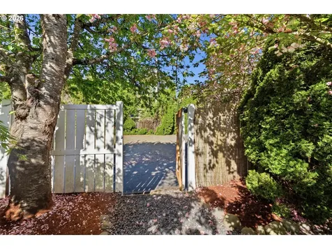 482 Covey Lane Eugene OR 97401