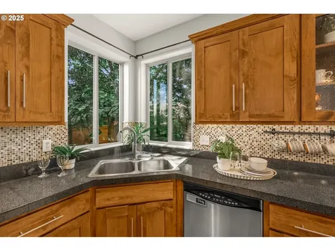 12015 NE 16th Street Vancouver WA 98684