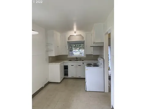 15725 SE Stark Street Portland OR 97233