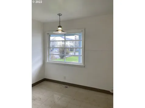 15725 SE Stark Street Portland OR 97233