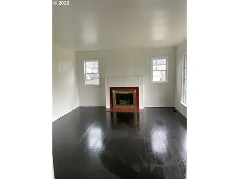 15725 SE Stark Street Portland OR 97233