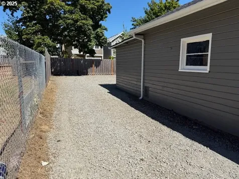 15725 SE Stark Street Portland OR 97233