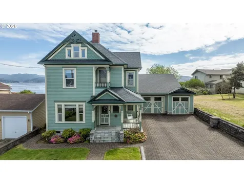 2139 Mcpherson Street North Bend OR 97459