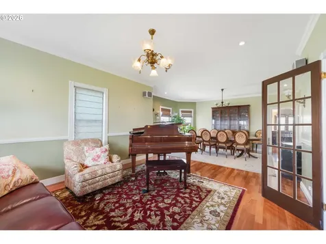 2139 Mcpherson Street North Bend OR 97459