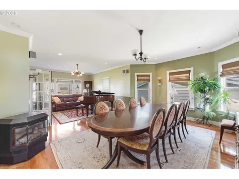 2139 Mcpherson Street North Bend OR 97459