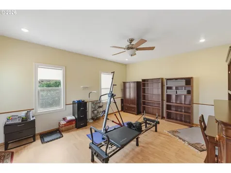 2139 Mcpherson Street North Bend OR 97459