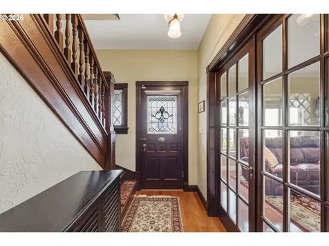 2139 Mcpherson Street North Bend OR 97459