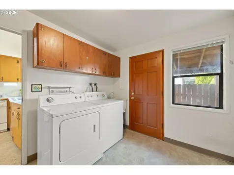 8419 SE 32nd Avenue Portland OR 97222
