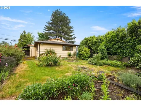 8419 SE 32nd Avenue Portland OR 97222
