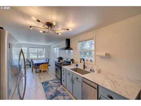 124 E Sitka Street Cannon Beach OR 97110