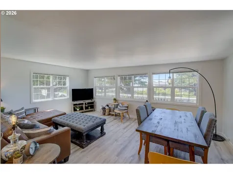 124 E Sitka Street Cannon Beach OR 97110