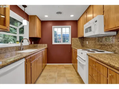 4801 Whiteaker Street Eugene OR 97405