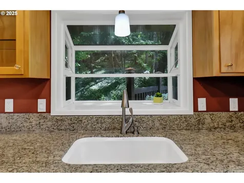 4801 Whiteaker Street Eugene OR 97405