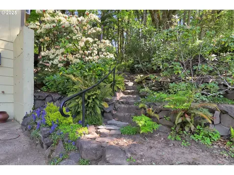 4801 Whiteaker Street Eugene OR 97405
